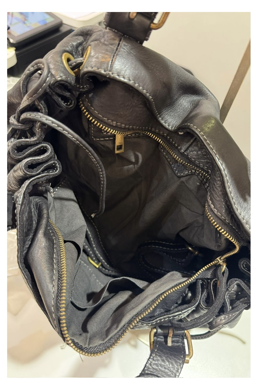 Sac en cuir souple noir modèle Maléna
