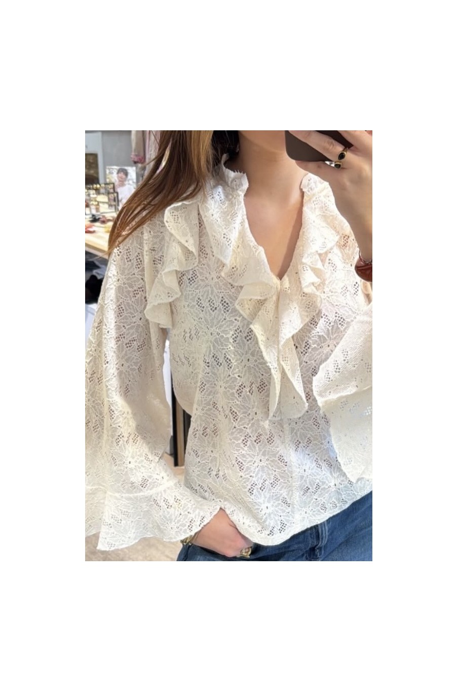 Blouse dentelle volantée